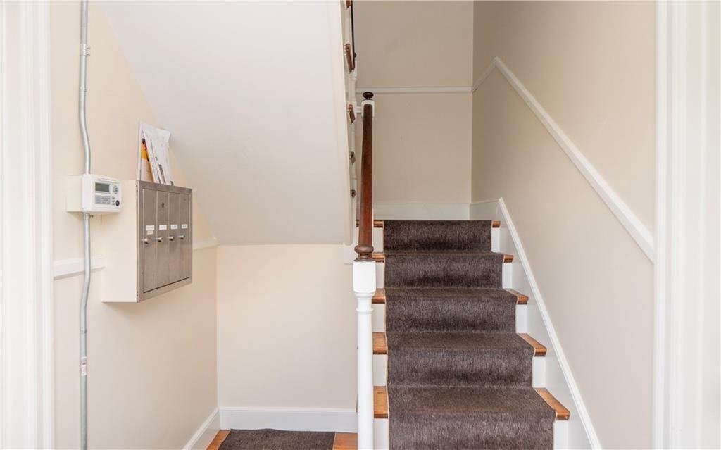 194 N Fenner Ave ##D - Photo 2 of 31