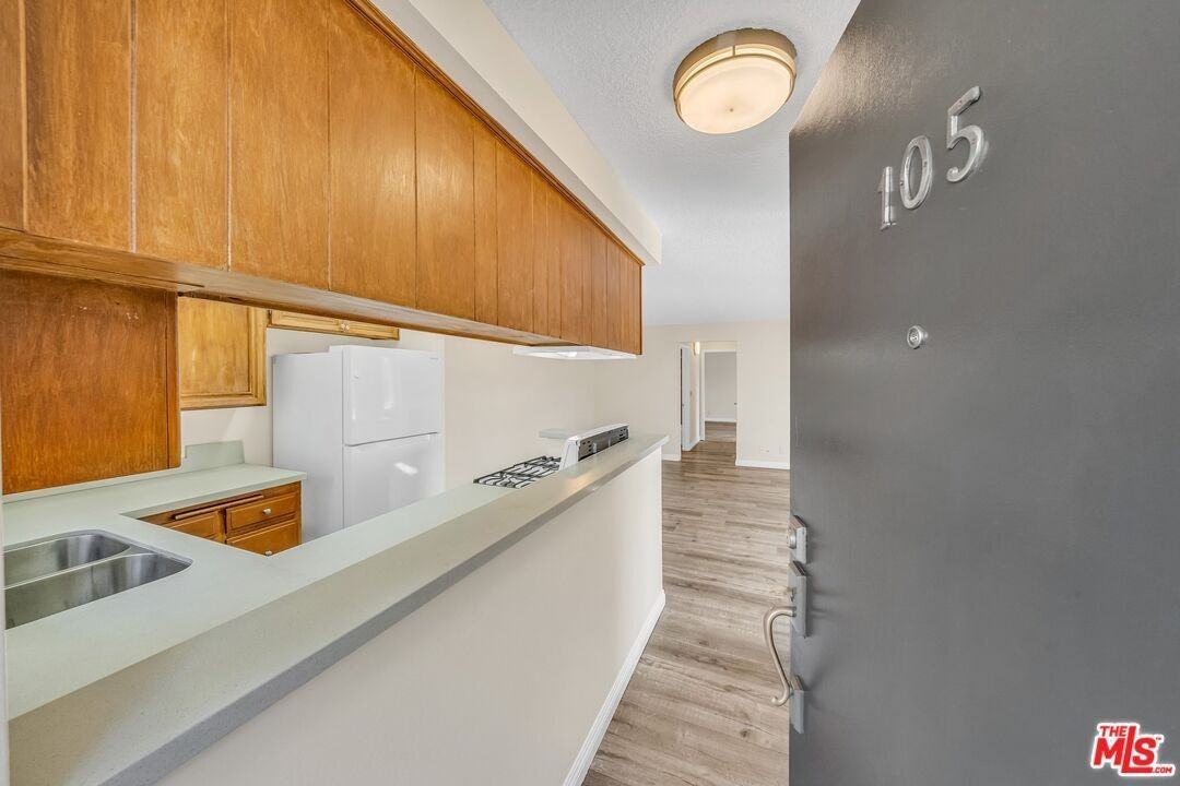 6212 Fulton Ave ##105 - Photo 2 of 20