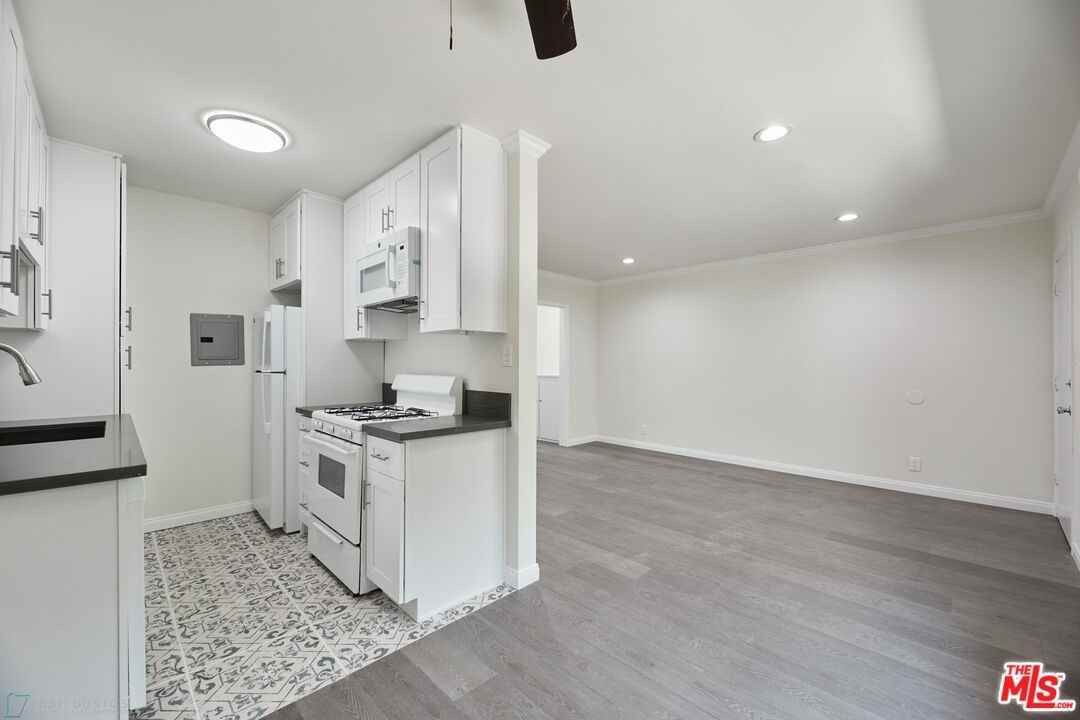 2636 Kansas Ave, 4 - Photo 3 of 15