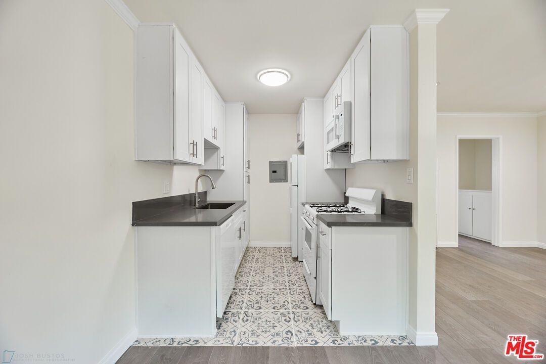 2636 Kansas Ave, 4 - Photo 4 of 15