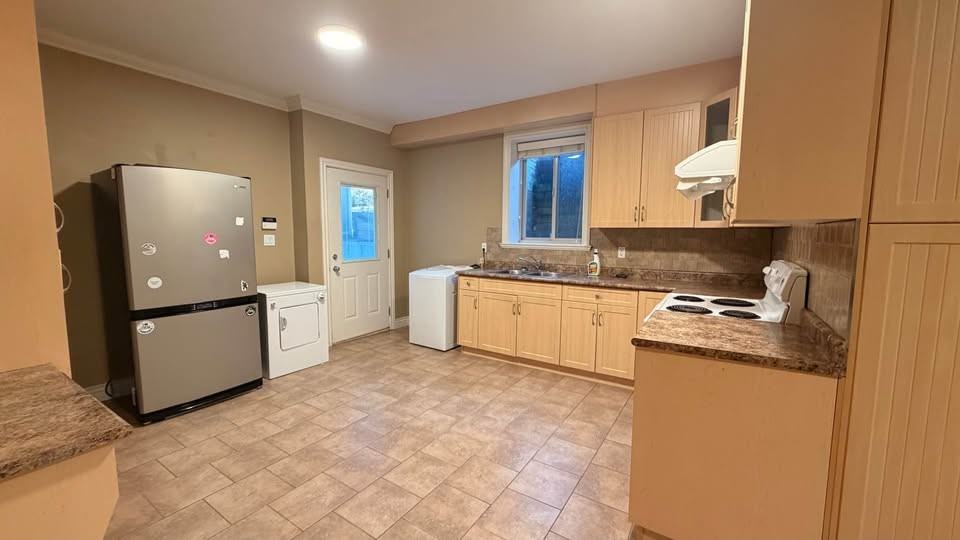 8367 171 Street - Photo 7 of 20