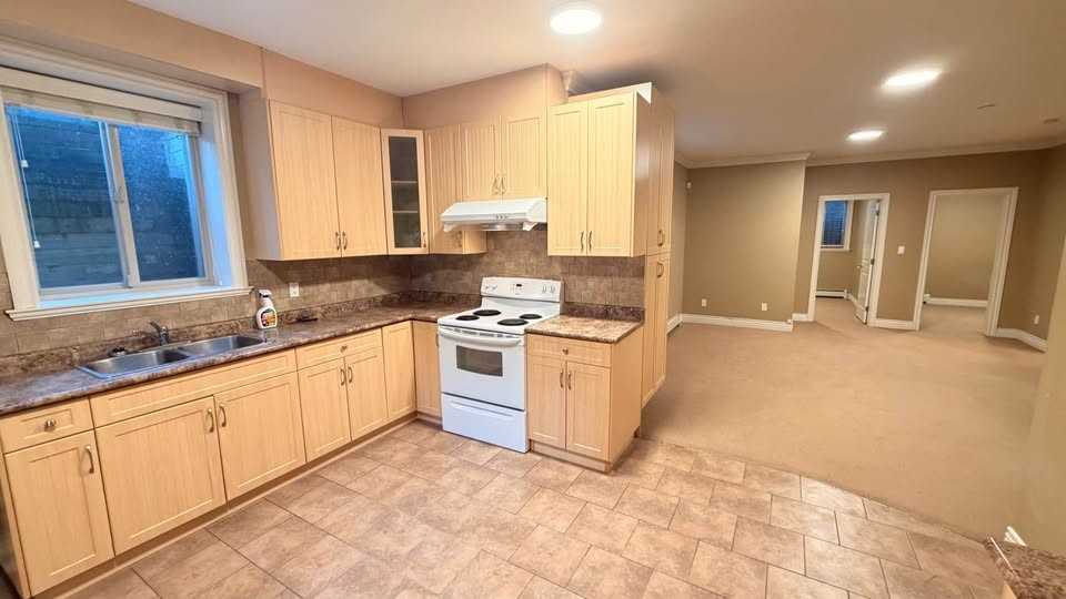 8367 171 Street - Photo 5 of 20