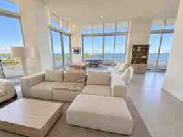 featured image of NE 34th St & Biscayne Blvd