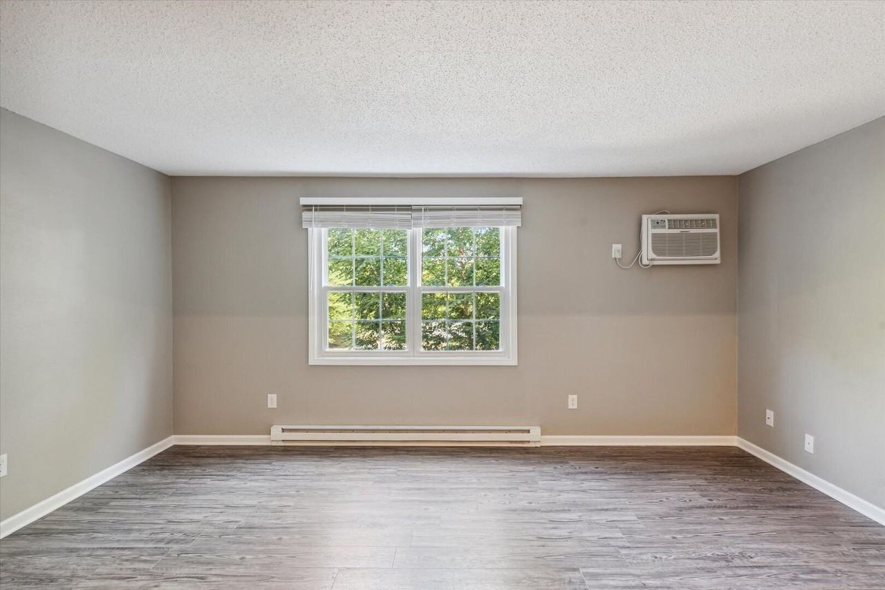 4101 Harvest Ln - Photo 2 of 9