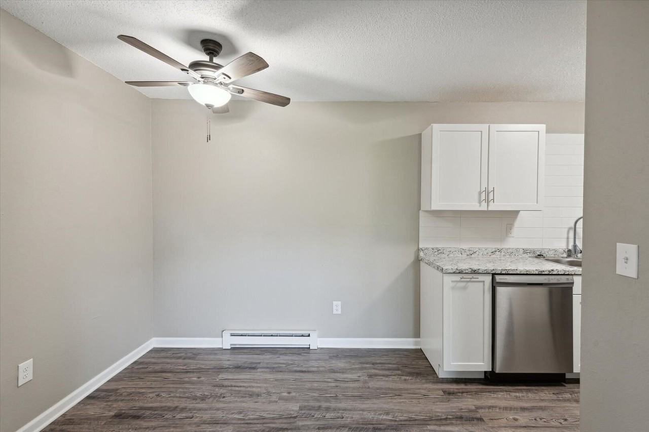 4101 Harvest Ln - Photo 3 of 9