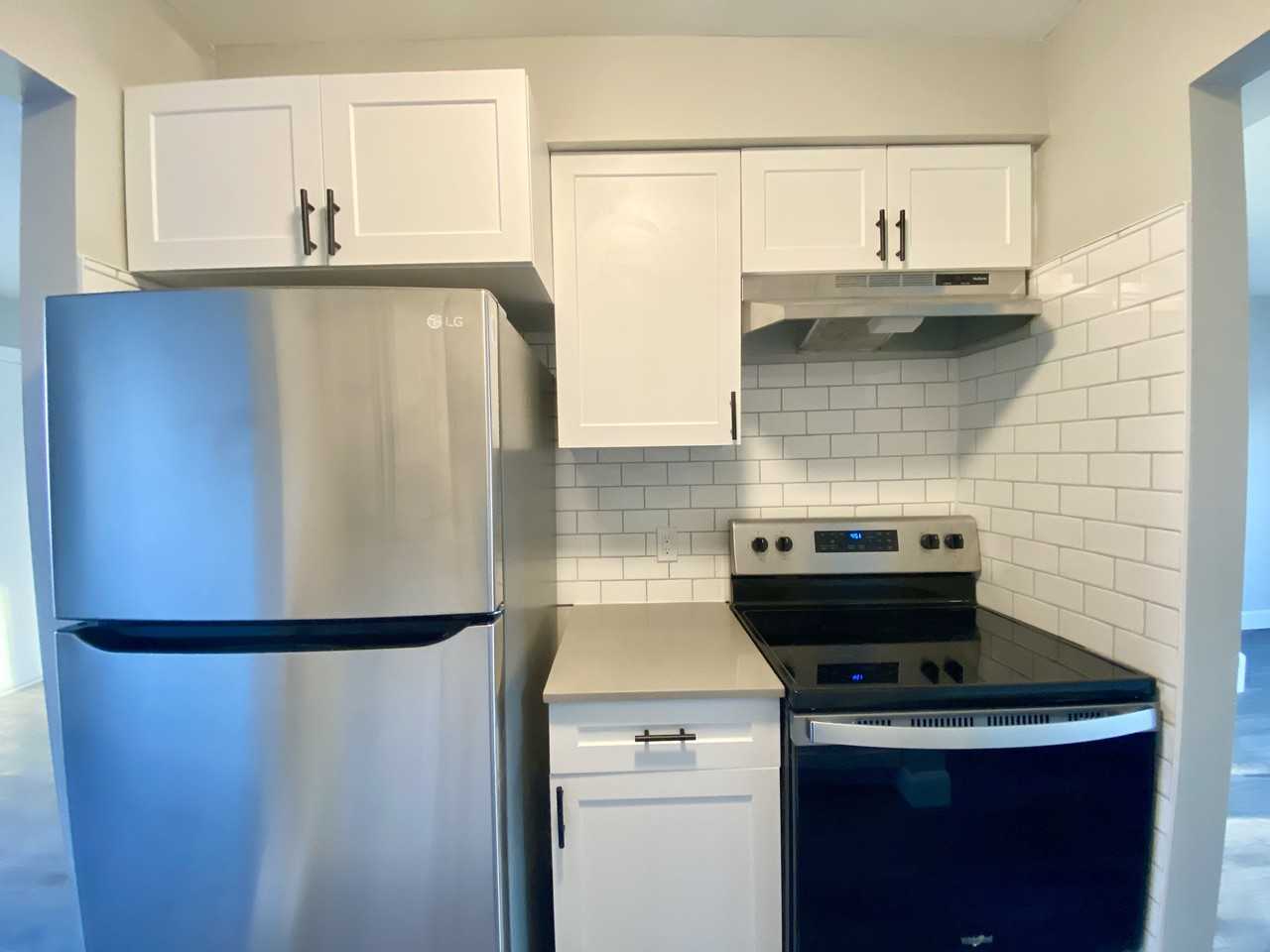 210 Park Ave E #7 - Photo 3 of 11