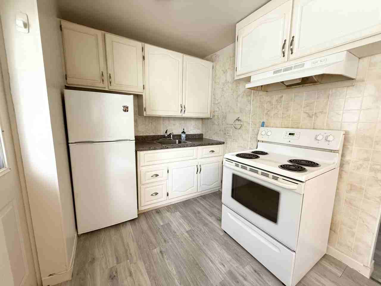 68 Fraser St #2