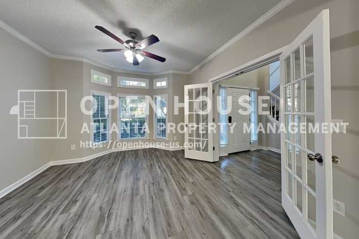 7203 Meadow Gate Way - Photo 4 of 20