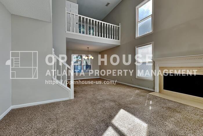 4205 Pineset Dr - Photo 4 of 24
