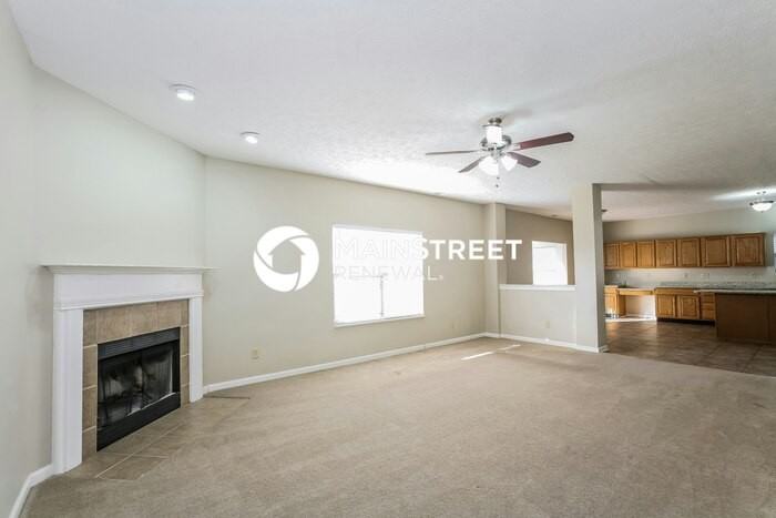 11705 Rossmore Dr - Photo 3 of 17