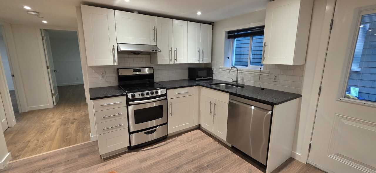 1071 East 10th Avenue - Photo 4 of 18