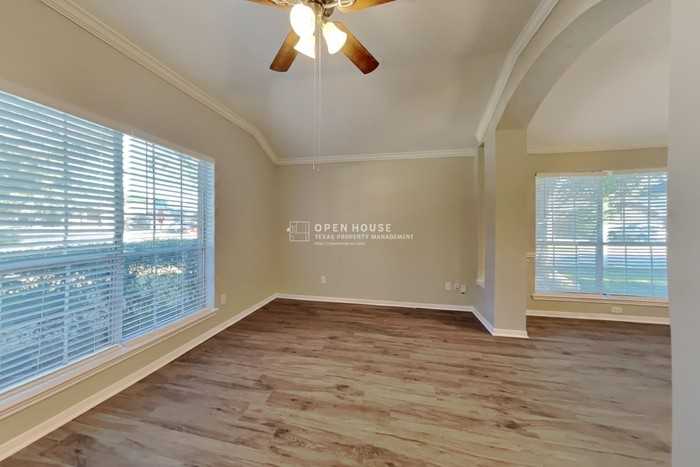 14518 Enola Dr - Photo 4 of 23