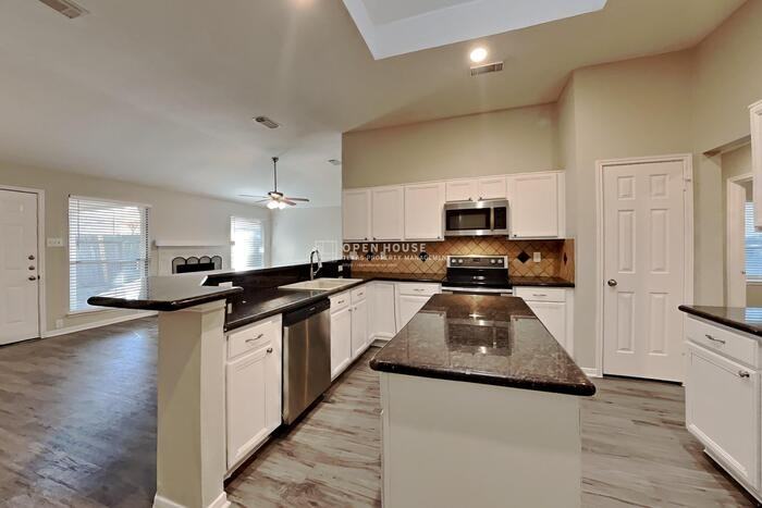14518 Enola Dr - Photo 7 of 23