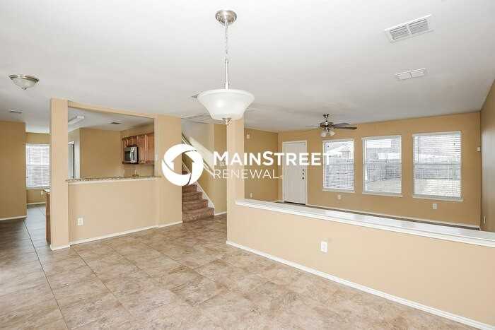 2314 Midbury Dr - Photo 3 of 17