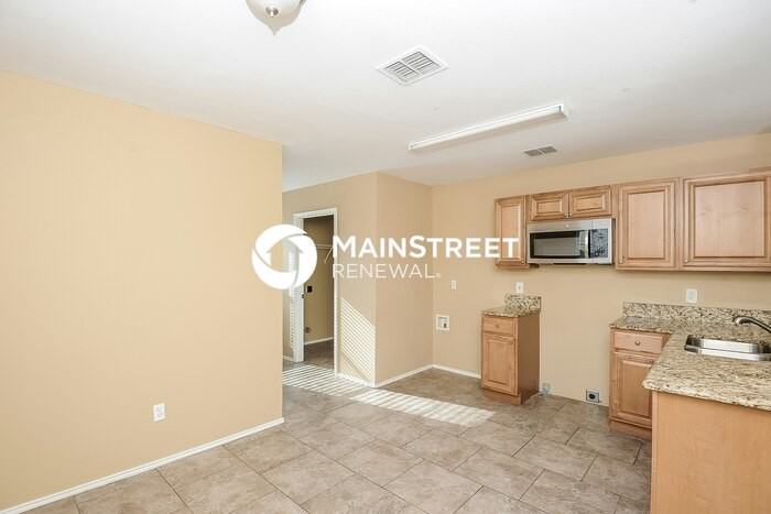 2314 Midbury Dr - Photo 6 of 17