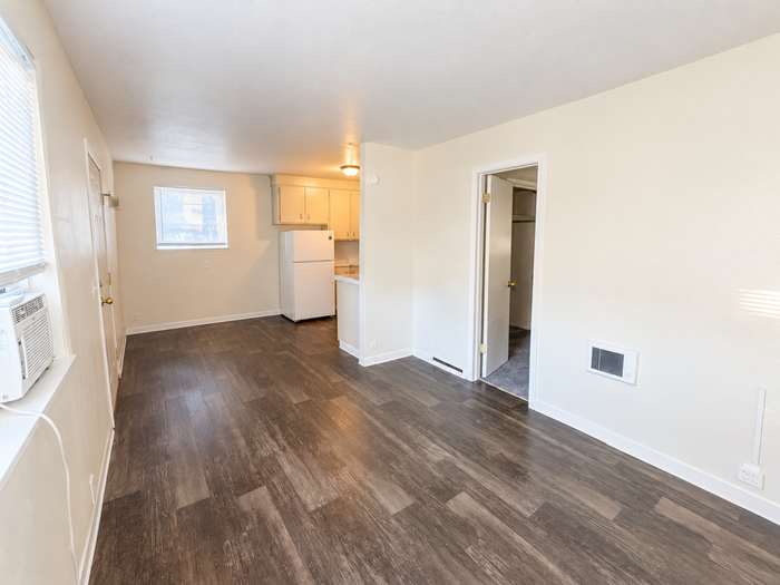 3149 N 33rd St #2 - Photo 3 of 8