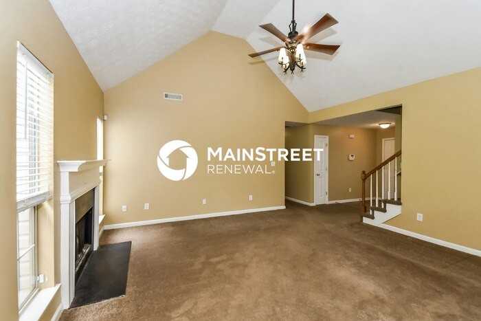 7031 Kingston Ln - Photo 3 of 17