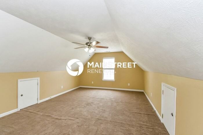 7031 Kingston Ln - Photo 6 of 17