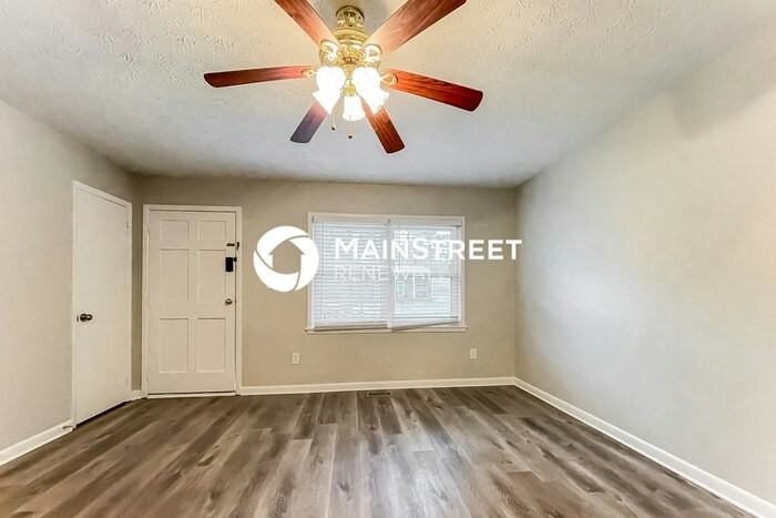 1933 Burkwood Ct Sw - Photo 4 of 16