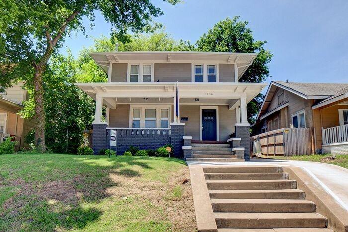 1136 N Main St - Photo 2 of 36