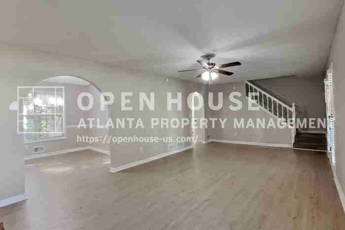 1085 Crystal Water Dr - Photo 5 of 20
