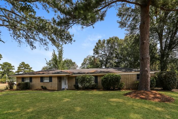 5820 Medallion Dr - Photo 4 of 12