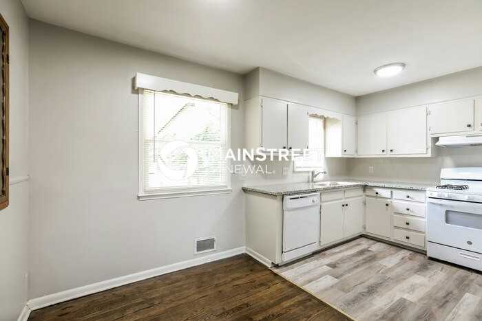 4107 S Mccoy St - Photo 5 of 17