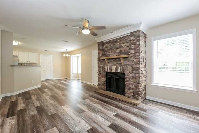4 Hershey Dr - Photo 2 of 13