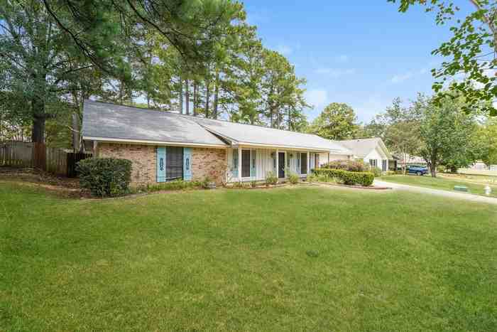 73 Fenceway Dr - Photo 4 of 12