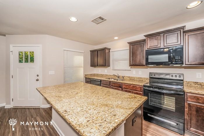 16415 Waterbury Ln - Photo 6 of 12