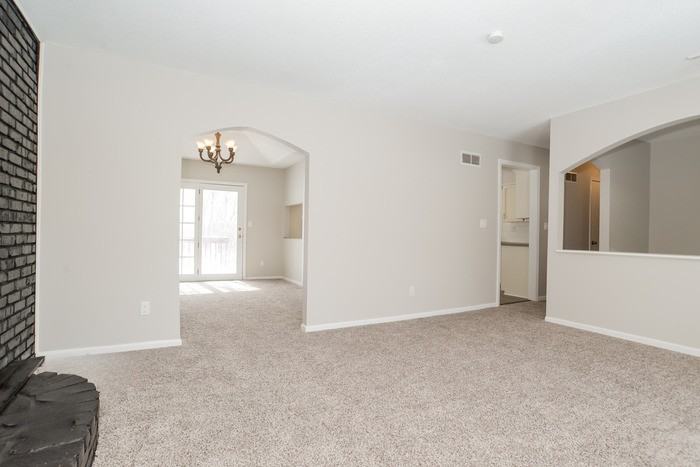 11303 Nw 60th St - Photo 7 of 14
