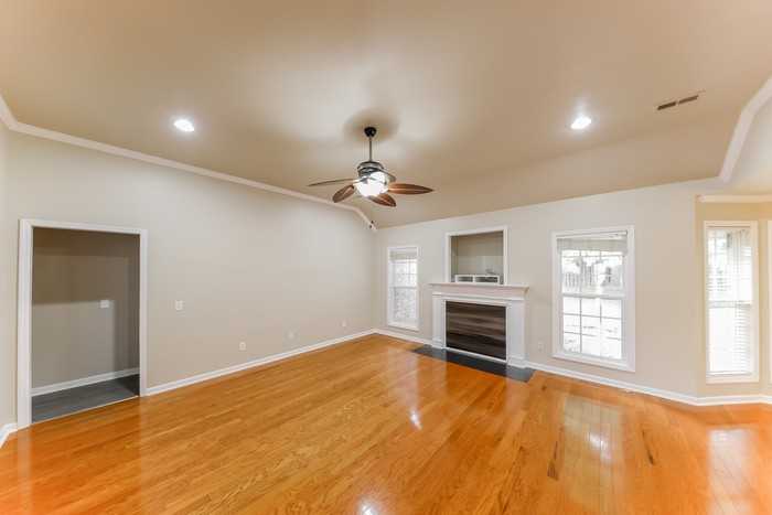 205 Alder Ridge Dr - Photo 4 of 12