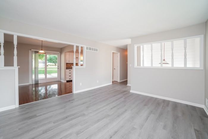 504 Nw Palmer Dr - Photo 3 of 10
