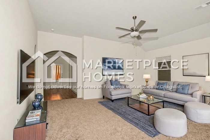 511 Monroe Jackson St - Photo 3 of 33