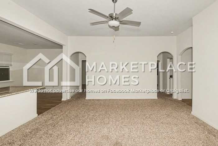 511 Monroe Jackson St - Photo 6 of 33