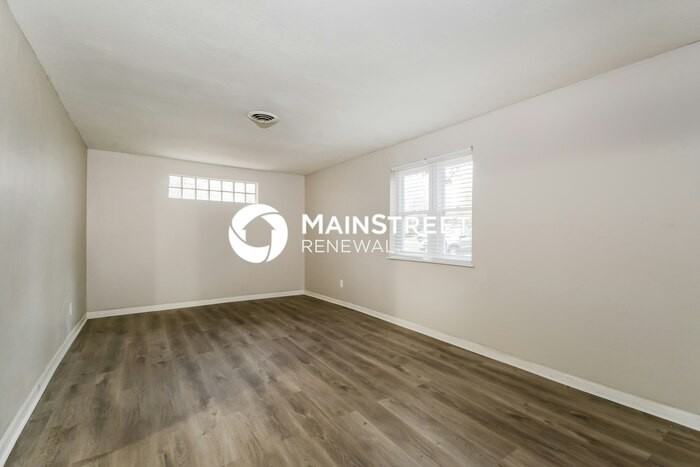 533 Ford Dr - Photo 3 of 16