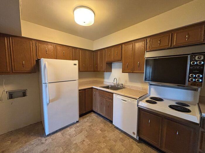 2901 Poplar St - Photo 3 of 11