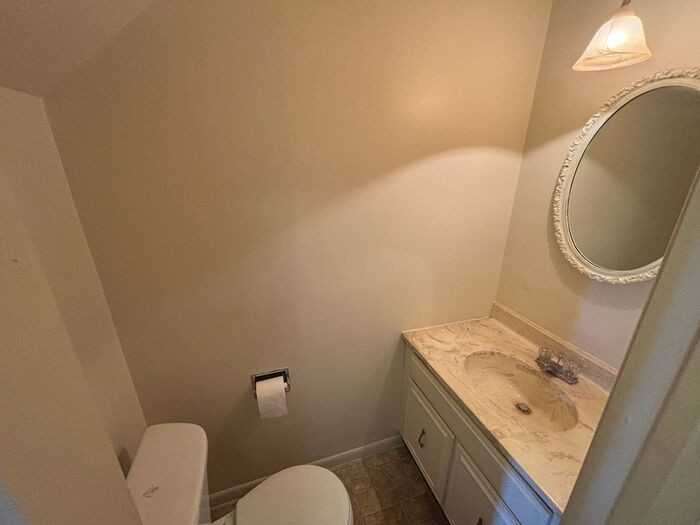 2901 Poplar St - Photo 4 of 11