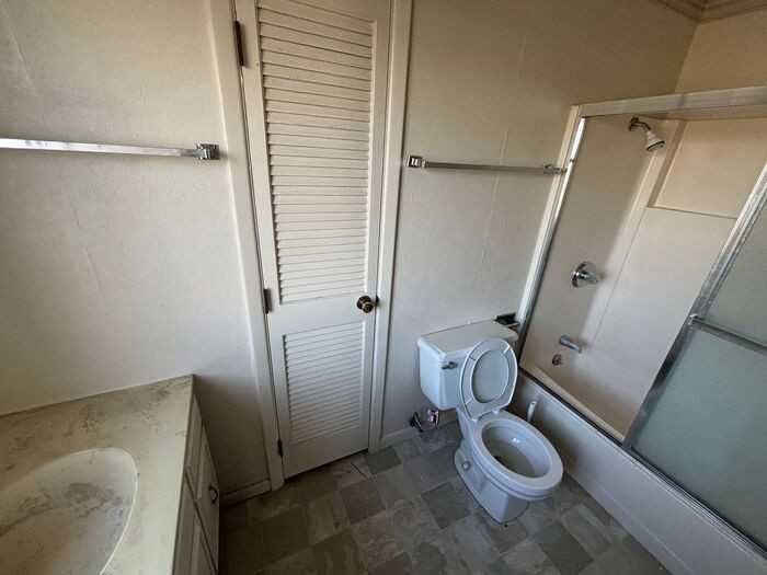 2901 Poplar St - Photo 6 of 11