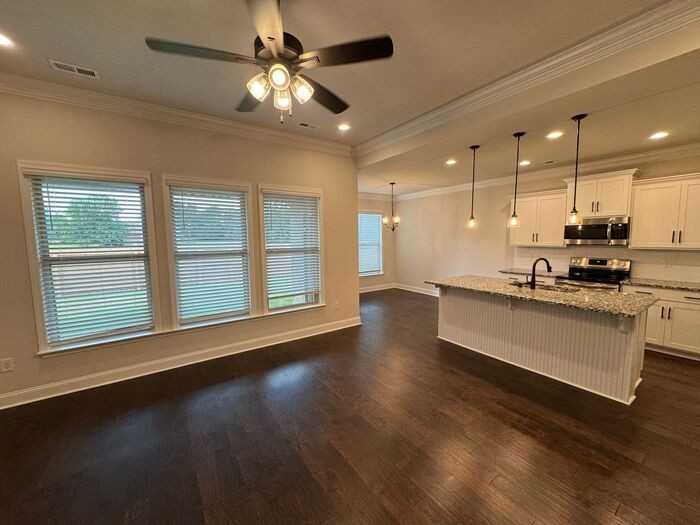 16911 Ted Childs Dr - Photo 4 of 22