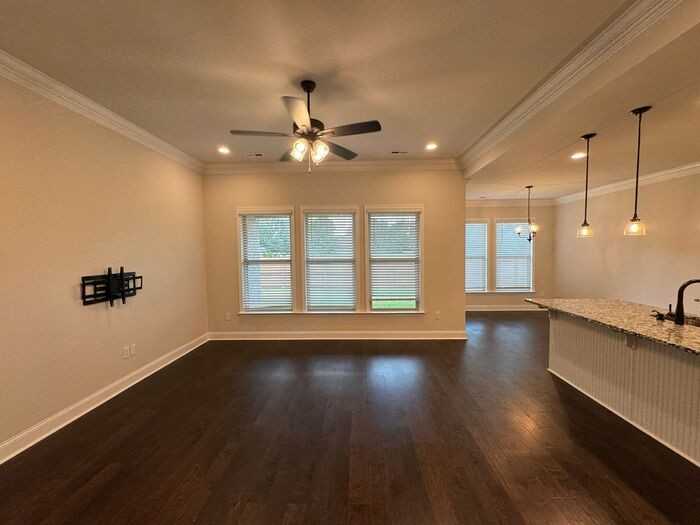 16911 Ted Childs Dr - Photo 5 of 22