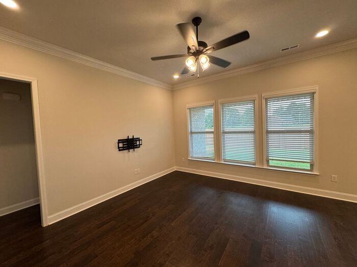 16911 Ted Childs Dr - Photo 6 of 22