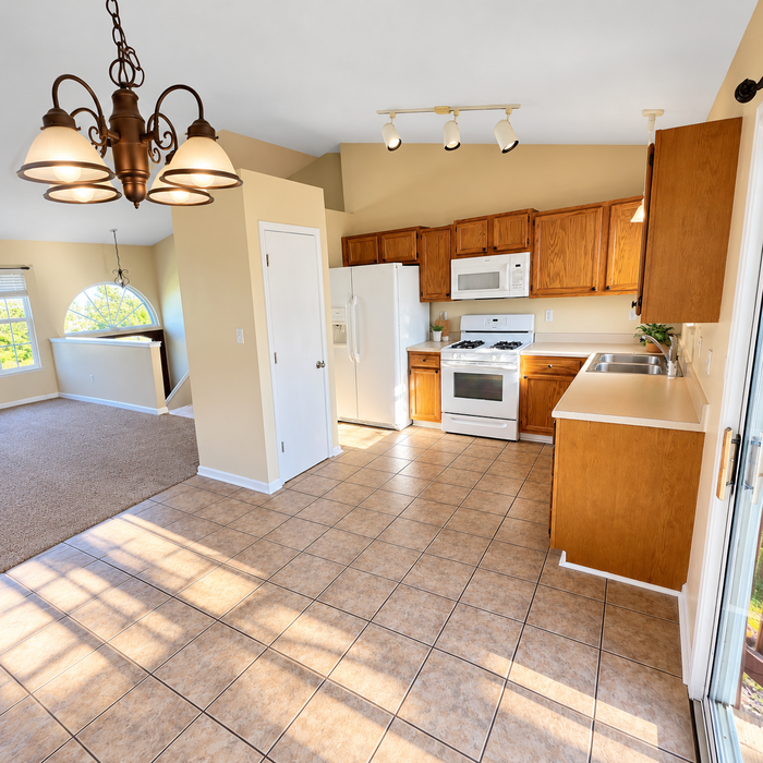 3086 Valley Oaks Dr - Photo 3 of 11