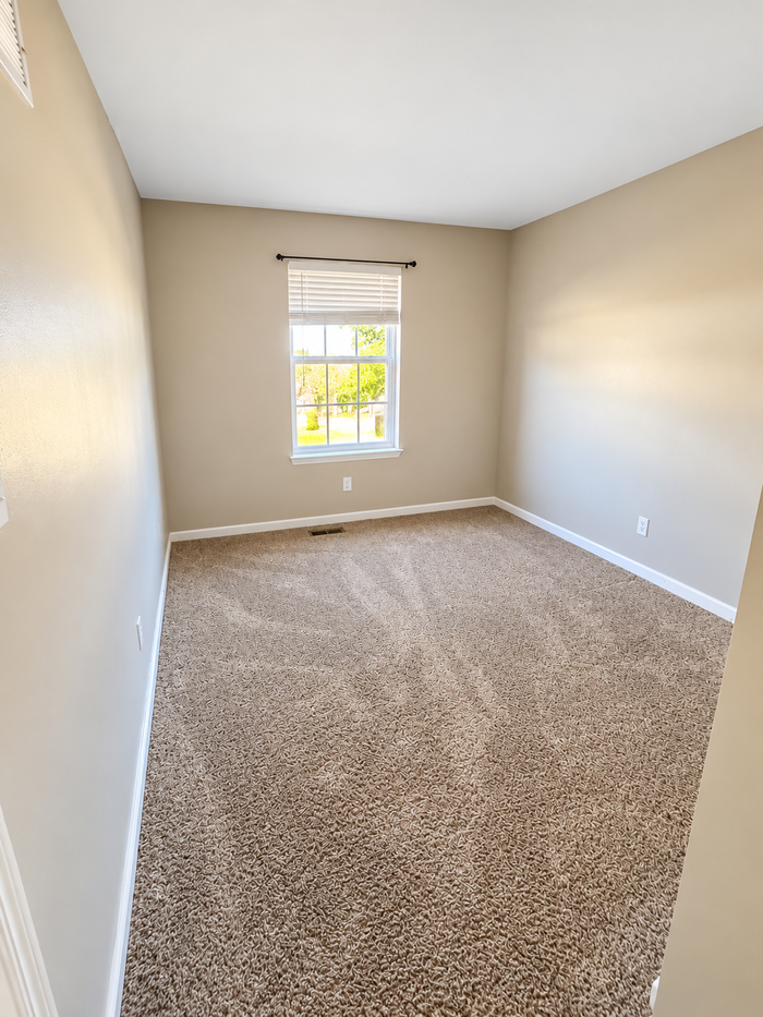 3086 Valley Oaks Dr - Photo 5 of 11