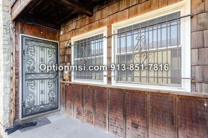 1223 N 76th Ter - Photo 4 of 28