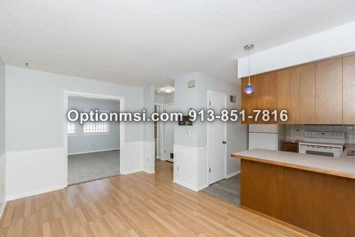 1223 N 76th Ter - Photo 5 of 28