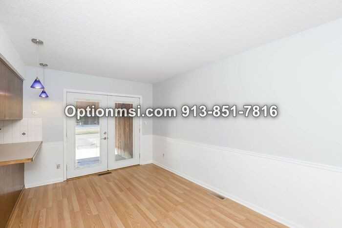 1223 N 76th Ter - Photo 7 of 28