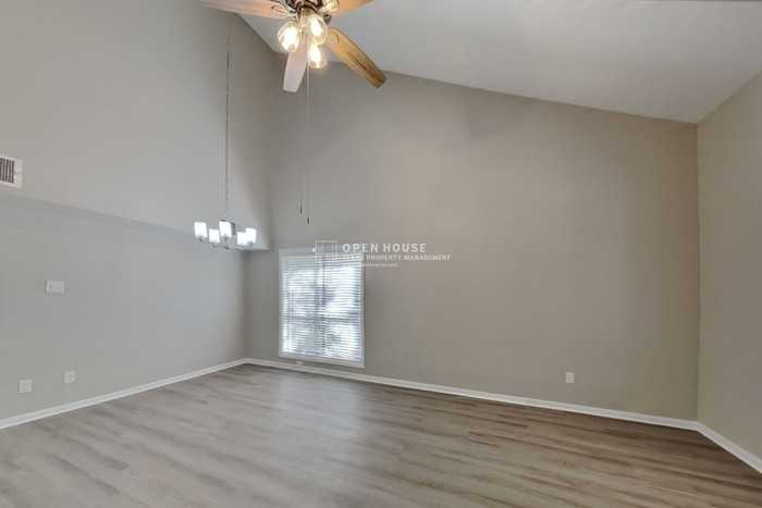 18514 Islandbreeze Dr - Photo 5 of 20