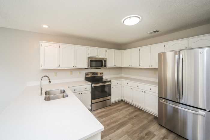 6876 Finch Rd - Photo 7 of 22