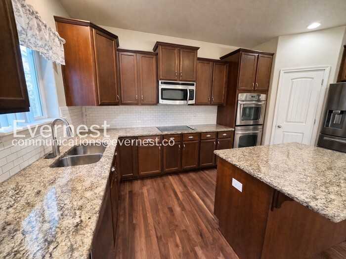17687 Water Flume Way - Photo 5 of 26